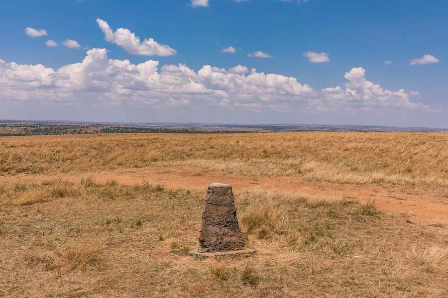 4 days Group safari in Masaai Mara and Lake Nakuru Park - The vehicle, guide, and group experience