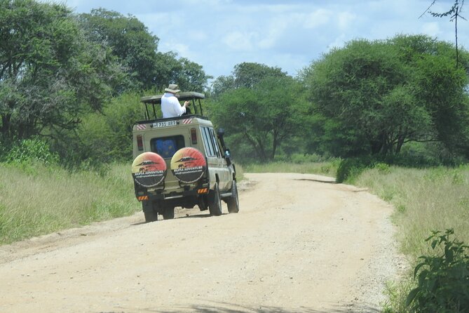 4 Days Kenya Safari - Day one: Nairobi, the Rift Valley, and the first Mara drive
