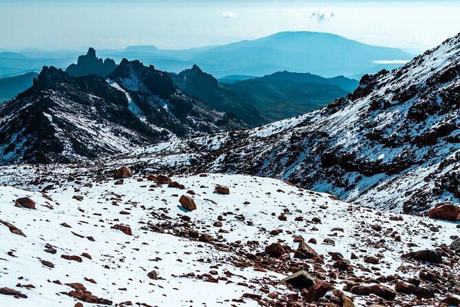 5 Days Mount Kenya Climbing Via Chogoria Sirimone Route - Day 3: Ridge walking to Mintos at 4,200 meters