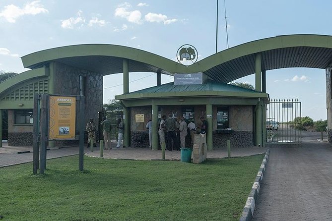 Day Tour - Amboseli National Park From Nairobi - Lunch, the lodge stop, and a vital price check