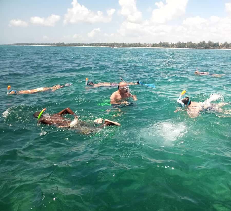 Diani Beach: Glass-Bottom Boat Cruise to Robinson Island - Tuk-Tuk Pickup From Diani Beach