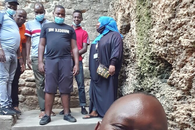 Fort Jesus Museum Walking Tour in Mombasa - Curio shops, artisans, and local food
