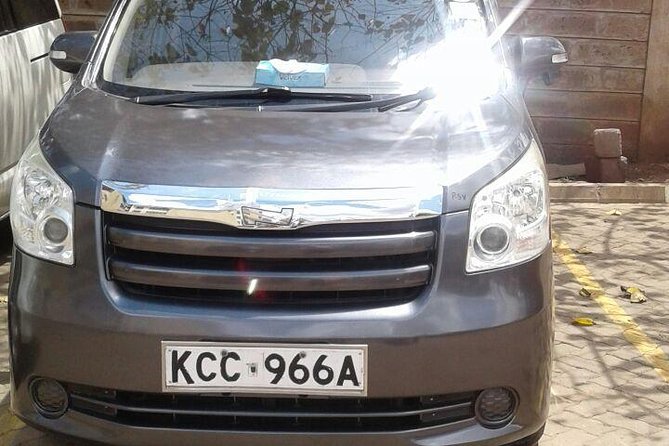 From Mombasa Airport: Diani transfer in a minivan (5 pax) - The minivan: practical space for five