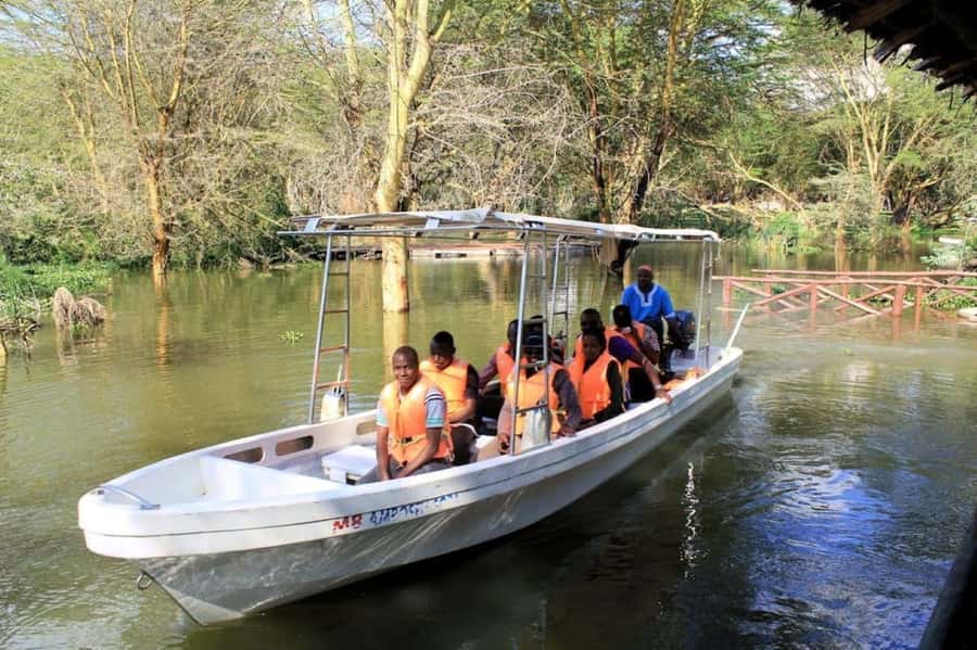 From Nairobi: 2-Day Naivasha Safari with Accommodation - Crescent Island on Foot