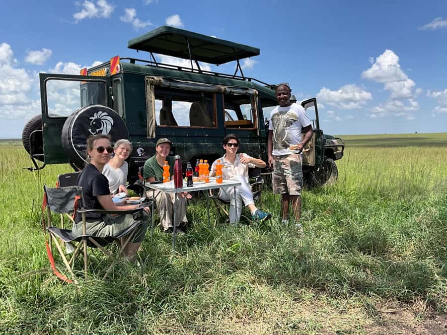 From Nairobi: Maasai Mara 1-Day Safari: AW, Lunch & Pickup - What the $180 price really covers