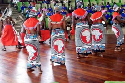 Giraffe Center, Elephant Orphanage, Beads Center & Bomas of Kenya Tour Nairobi