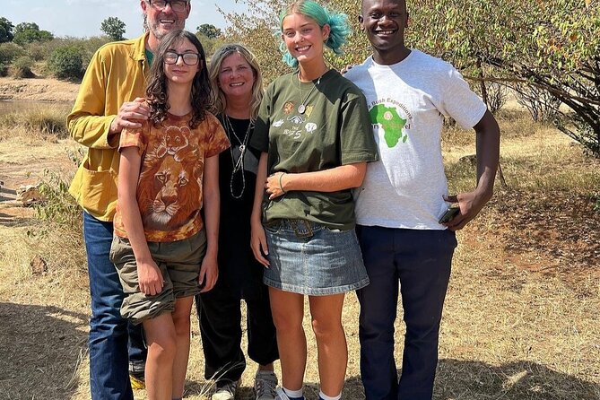 Giraffe Centre and Bomas of Kenya from Nairobi - Meeting the Rothschild giraffes