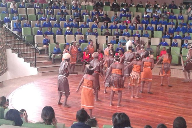 Giraffe Centre and Bomas of Kenya Full-Day Tour from Nairobi - Lunch and the move toward Langata