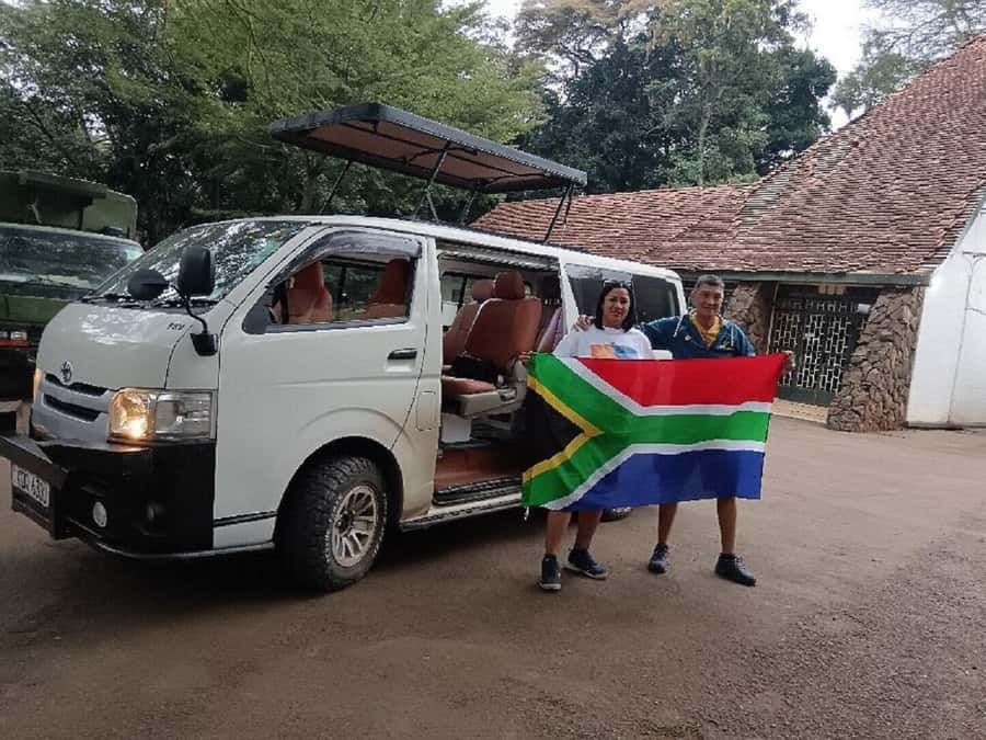 Half day Nairobi National Park with free pick up - Four hours among savannah, woodland, and wildlife