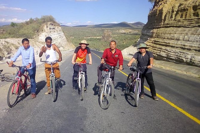 Hell's Gate & Lake Naivasha Small Group Day Tour - Guaranteed Daily Departure - Guides and the value of a seven-person group