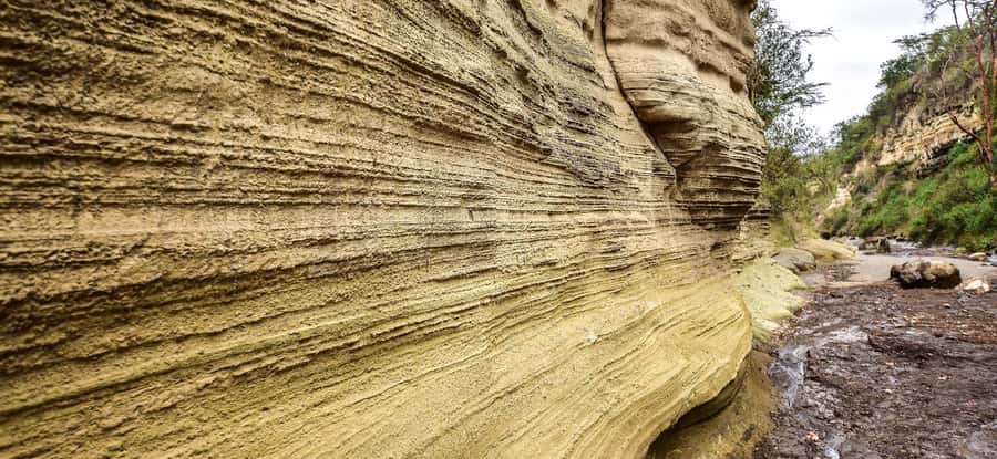 Hellsgate and Lake Naivasha Day Trip from Nairobi - Cliffs, gorges, and geothermal features