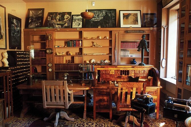 Karen Blixen Museum & Giraffe Centre Half day tour - Who will enjoy this tour most?