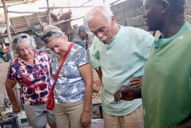 Kibera Chocolate City Tour - Victoria Bones Craftshop and Kibera’s creative side