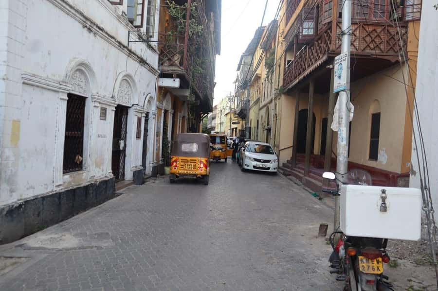 mombasa city tour full day - Lunch at Forodhani Restaurant