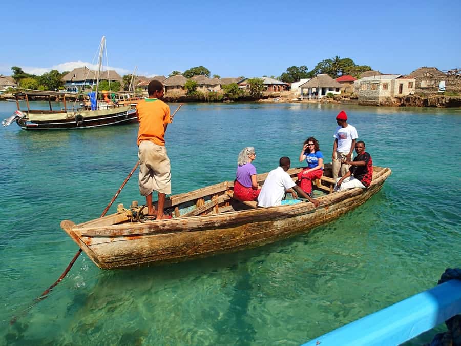 Mombasa: Kisite Park Private Cruise with Breakfast and Lunch - Shimoni Slave Caves and a difficult history lesson