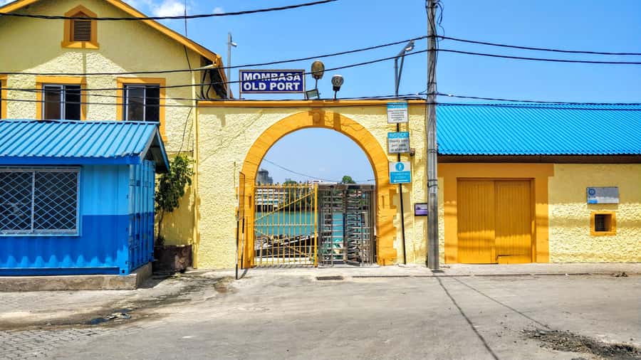 Mombasa: Private City Tour with Fort Jesus & Haller Park - Lunch by the coast, with a timing caveat