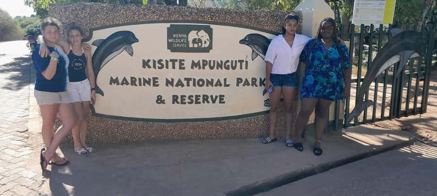 Mombasa: Snorkeling, Dolphin watching, seafood lunch. - Checking in with KWS at Shimoni
