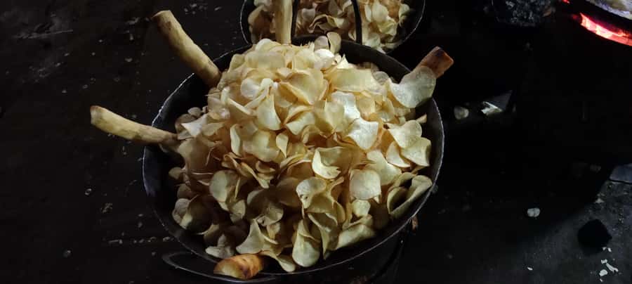 Mombasa:Street food Experience - Mshikaki, potatoes, and the first savory bites