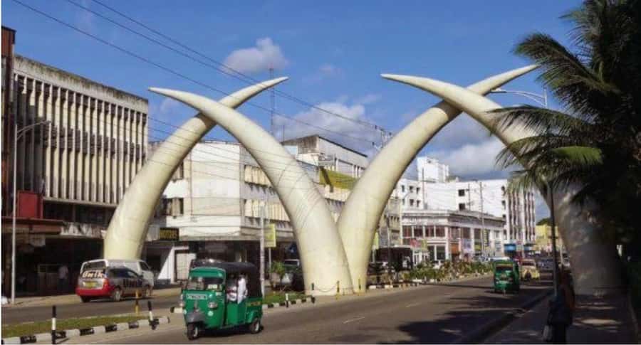 Mombasa: Tusks, Fort Jesus, Old Town, Beach and City Tour - Why this four-hour Mombasa tour works well