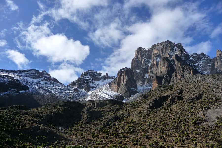 Mt Kenya: Full-day hiking tour from Nairobi - The Meteorological Station and the Old Moses Camp picnic