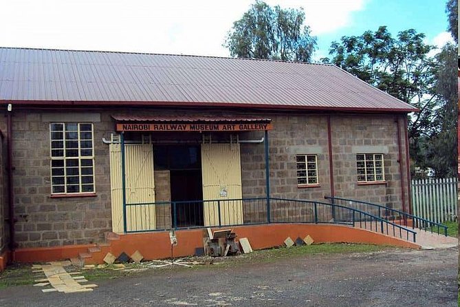 Nairobi 3 Museums and Bomas of Kenya day tour. - One hour with the Lunatic Express