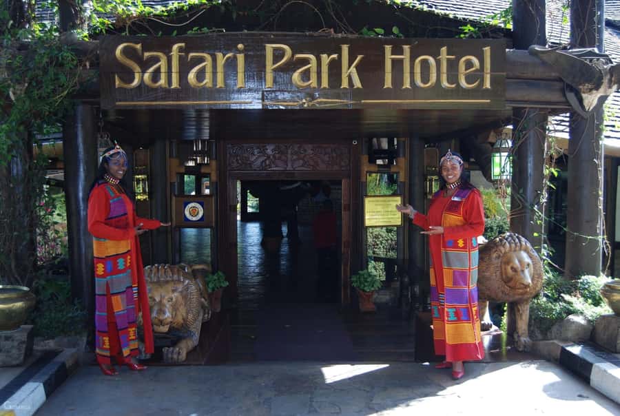 Nairobi: Cabaret Show with Dinner at Safari Park Hotel - What this Nairobi evening is really about
