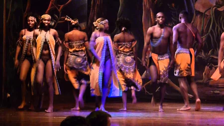 Nairobi: Cabaret Show with Dinner at Safari Park Hotel - Starting dinner at Nyama Choma Ranch Restaurant