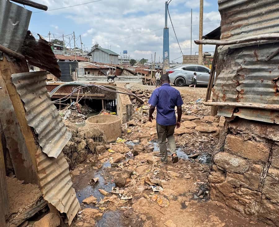 Nairobi: Explore Kibera Slum with Local Guides - Meeting at Prestige Plaza and Reaching the Community