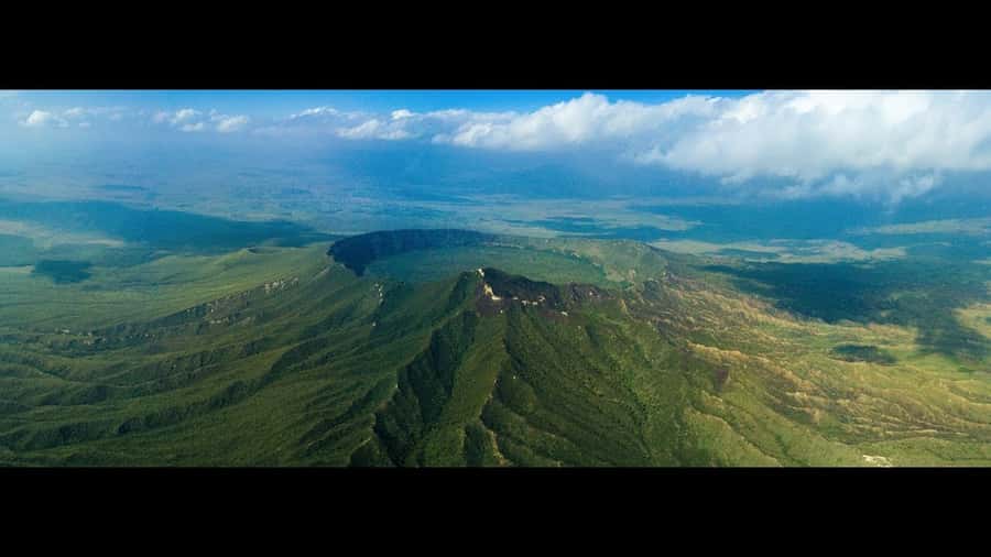 Nairobi: Full-Day Mount Longonot Hike with Boat Tour - The 6:00 AM pickup and drive out of Nairobi