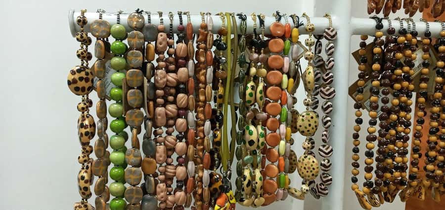 Nairobi Giraffe Center Tour with Karen Blixen & Kobe Beads - What this Nairobi half-day tour really covers