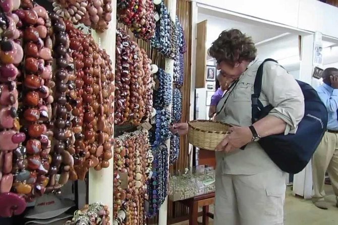 Nairobi Highlights: Karen Blixen, Beads Factory & Giraffe Center Day Tour - Who should book this experience?