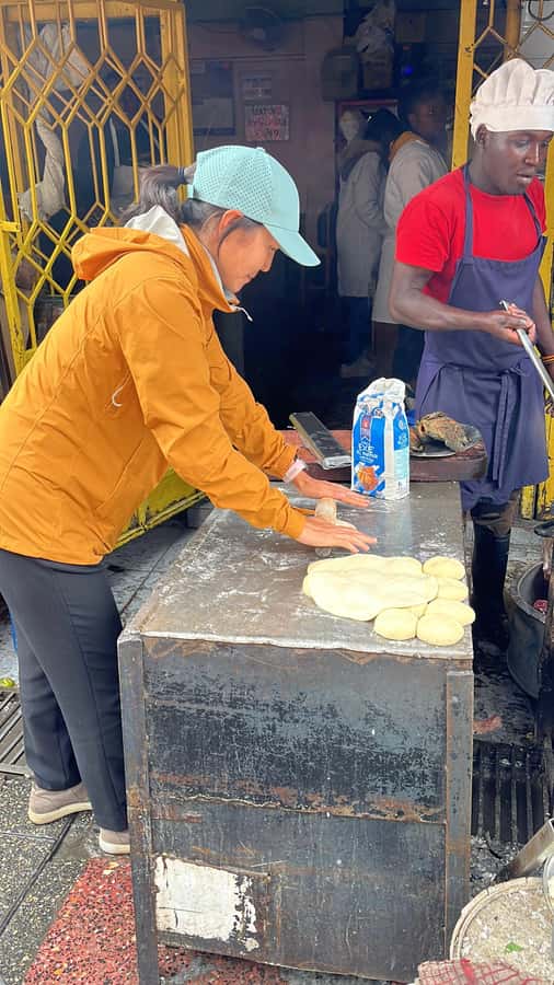 Nairobi: Historic and Modern Highlights Walking Tour - Kenyatta Avenue, Kimathi Statue, and a shoe shine