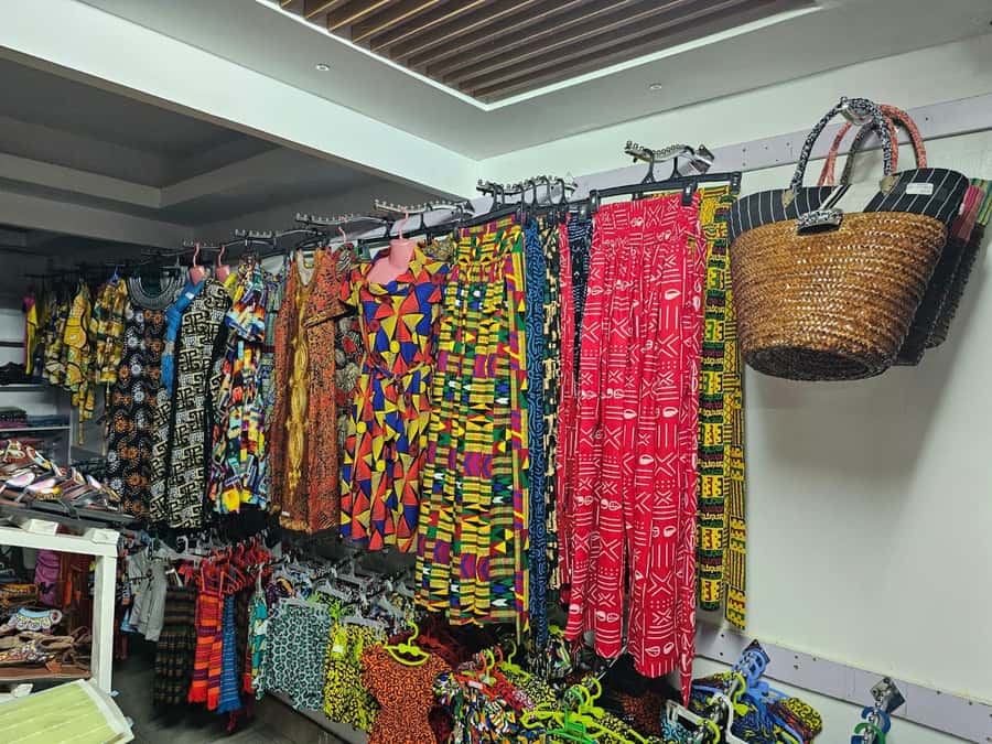 Nairobi: Hop on Hop off and Maasai market Collections Visit - Maasai Market Collections in Karen
