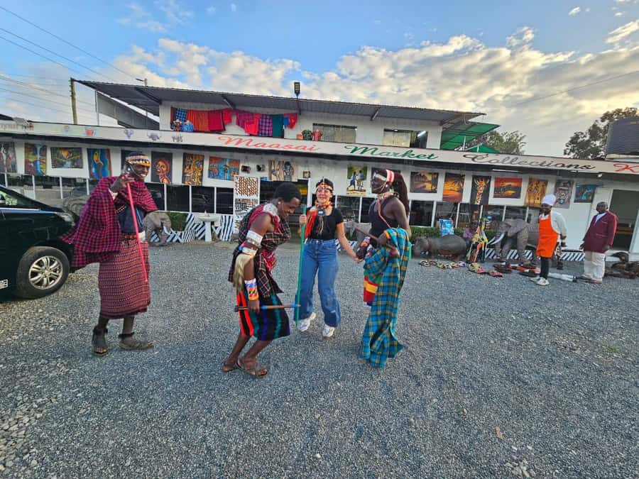 Nairobi: Hop on Hop off and Maasai market Collections Visit - Guides can make or break the day