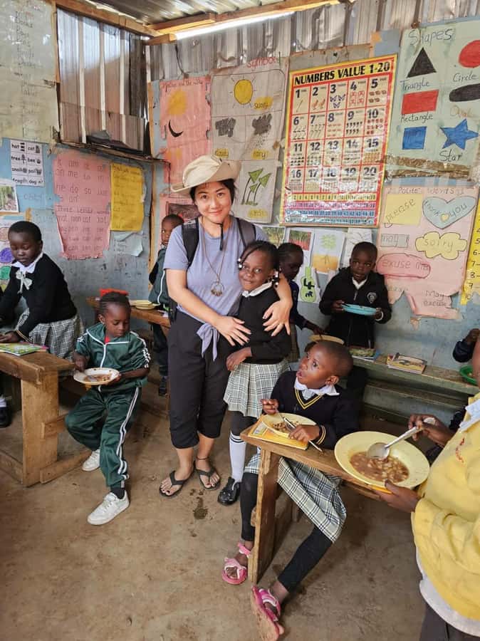 Nairobi: Kibera Slum Half-Day Guided Tour With Pick-up - Meeting local businesses and artisans