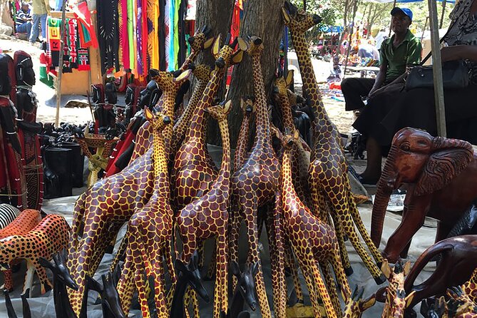 Nairobi National park And Giraffe Center: Free Wi-Fi Connection - Feeding giraffes at the Giraffe Centre