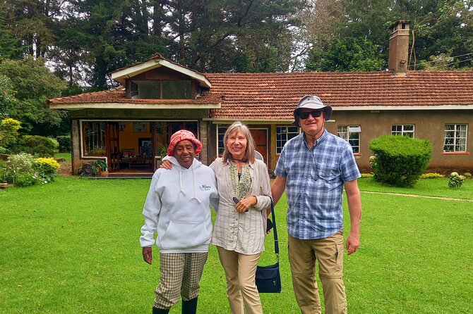 Riara tea farm tour with lunch and tea tasting from Nairobi - The Nairobi drive: museums, malls, and ordinary city life