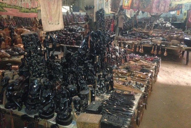 ROBINSON ISLAND/MARAFA HELL's KITCHEN - Malindi woodcarving, from raw timber to market stall