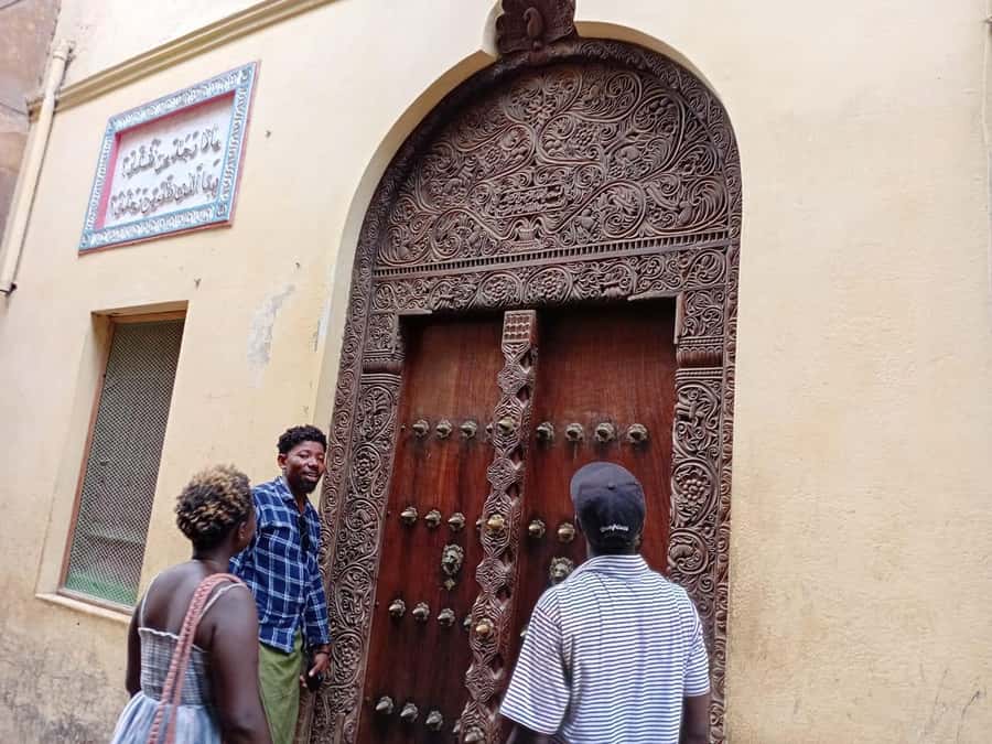 Swahili Carved Doors Tour by Woman Woodcarver: Lamu Island - The possible extension to Shela