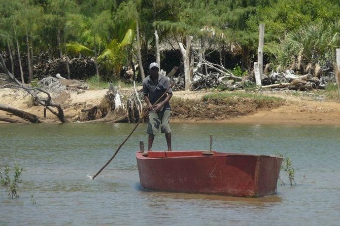 Tour Malindi & Robinson Island & Marafa Hell's Kitchen - Crossing the salt pans to Mambrui