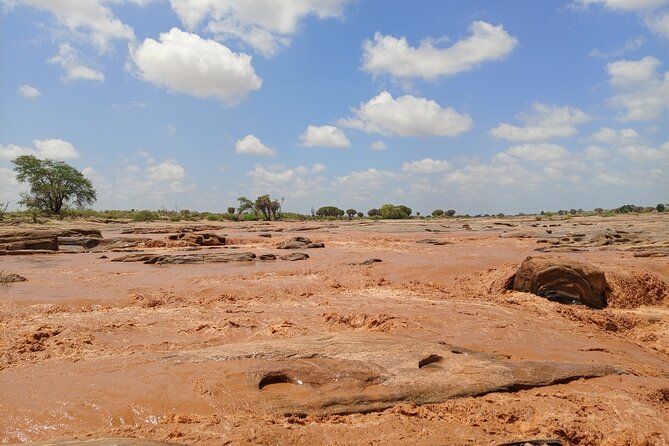 Tsavo East and Ngutuni Sanctuary Safari 3 days from Mombasa - Tsavo East from 7:30 a.m. until late afternoon