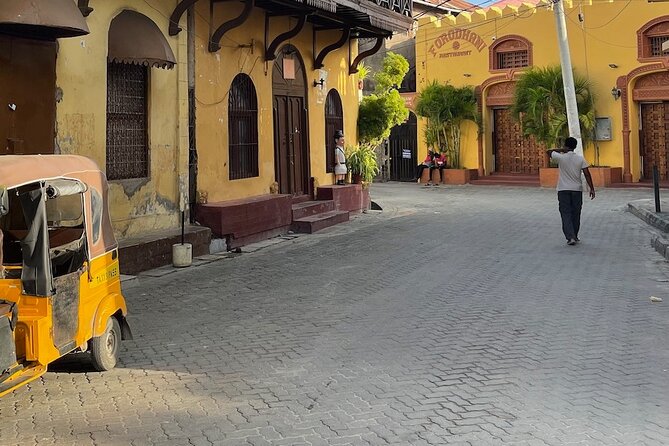 Visit to Fort Jesus and the Old Town of Mombasa - Pembe Mbili and the famous elephant tusks